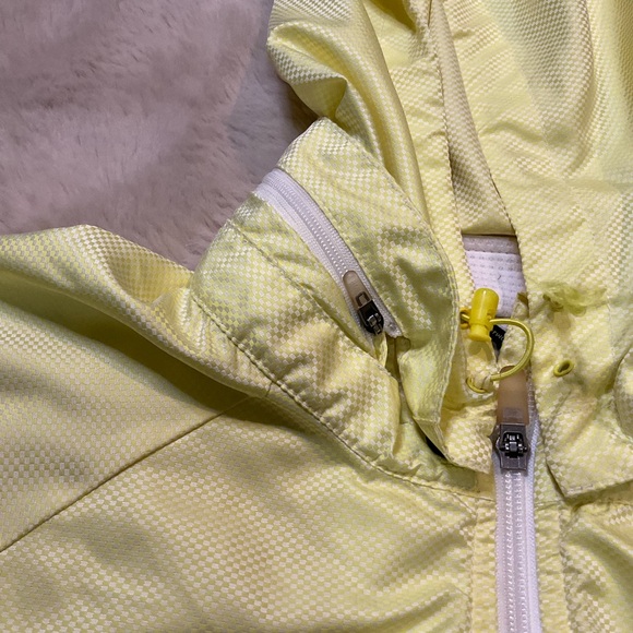 Nike Storm Fit Running Windbreaker Women’s XL Full Zip Yellow Lightweight - Picture 6 of 13